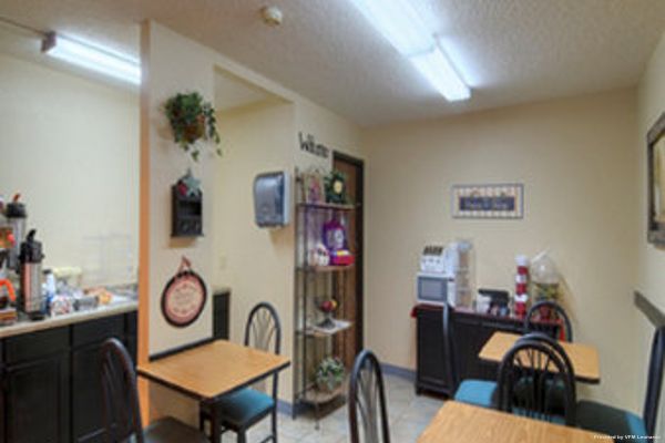 LONE TREE INN (Sidney)